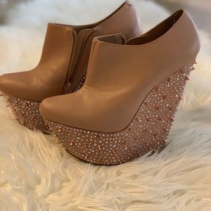 Beautiful platform bootie!